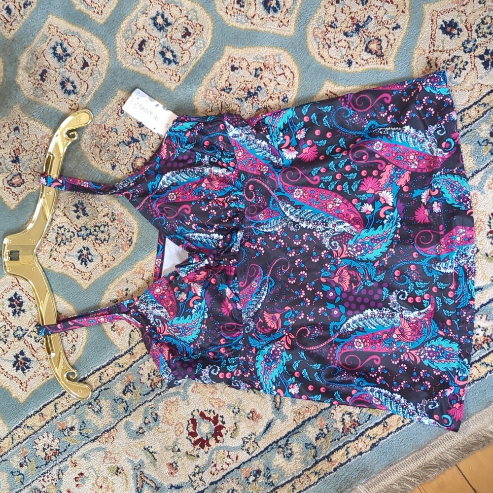 Fashion World Women's Bathing Suit Top NWT